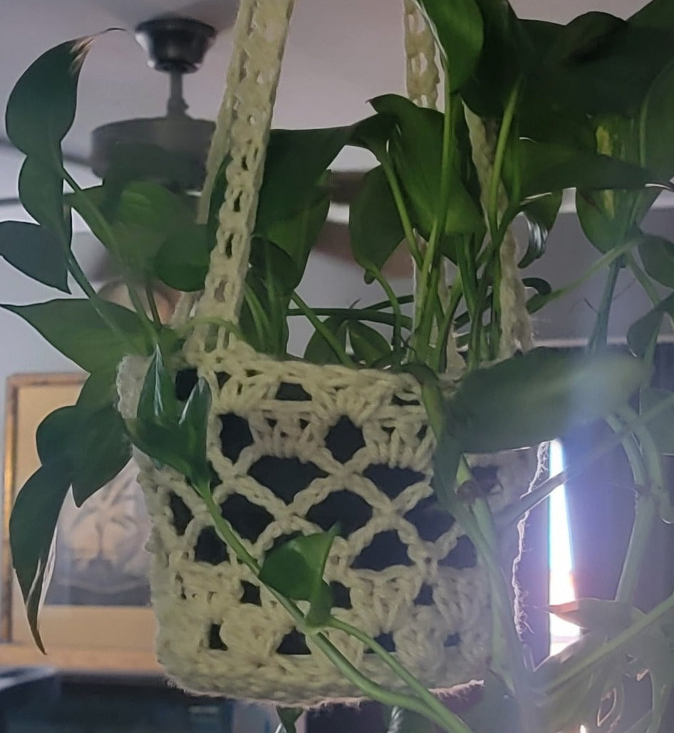 Handmade crochet 5.5" pot plant hanger