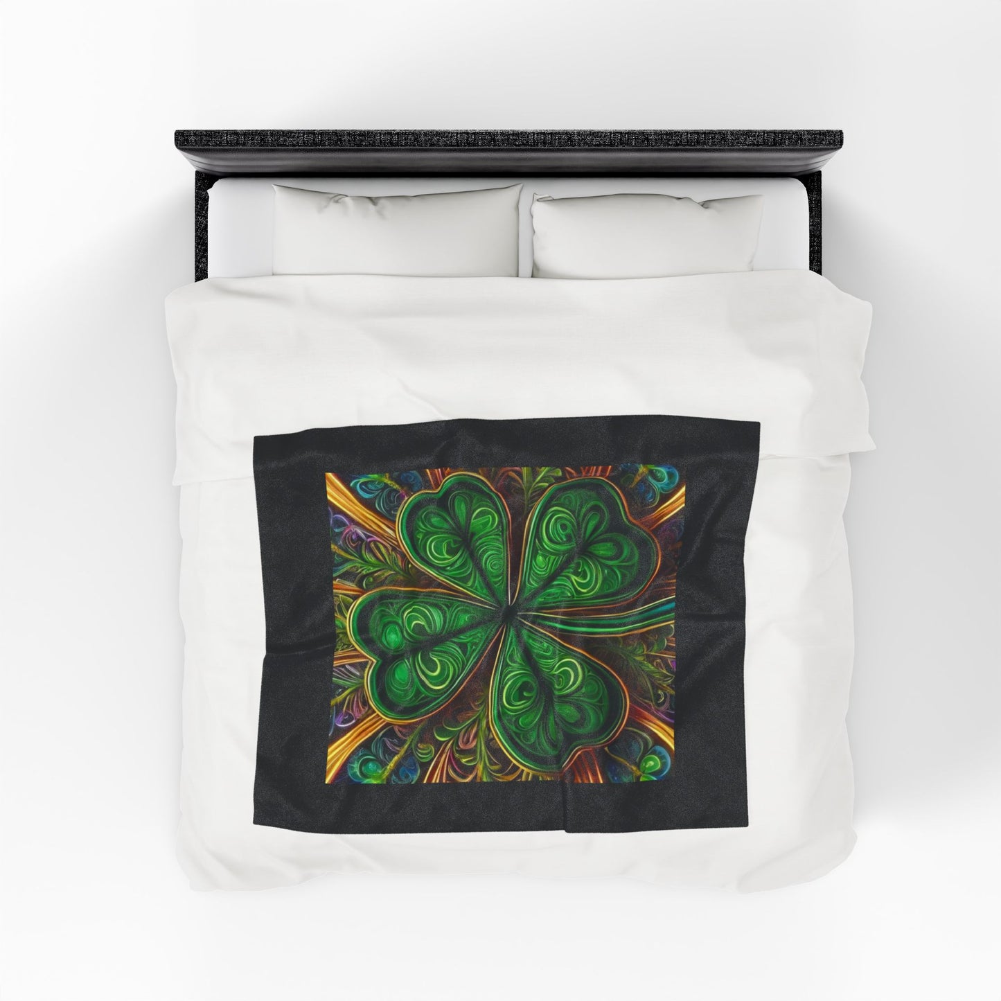 Shamrock Design Velveteen Plush Blanket, Cozy Home Decor, St. Patrick's Day Gift, Soft Throw Blanket, Green Blanket for Kids & Adults